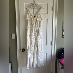 Old Navy White Floral Ruffle Dress
